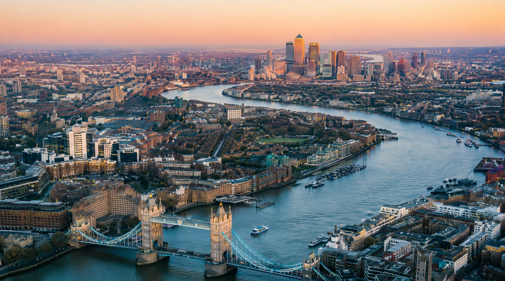 Family visiting famous attractions in London